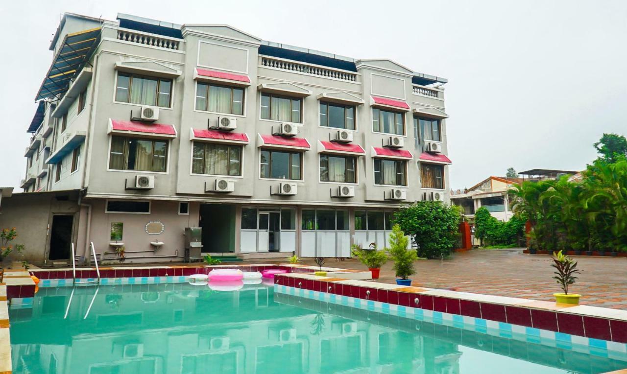 Mountview Resort & Spa Lonavala Buitenkant foto